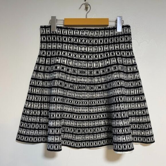Cynthia Rowley Black White Jacquard Women's Knit Skirt Size Medium NWT - Picture 4 of 7